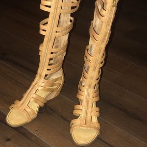 Report Signature Gladiator Sandals